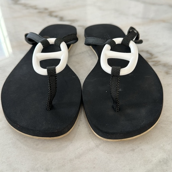 Hermes Kara Neal flip flops size 7.5 (EU 37.5), color black and white - Picture 4 of 7